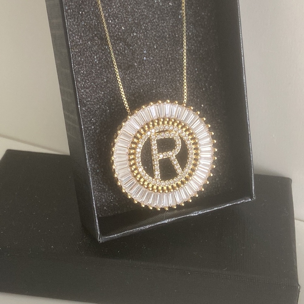 Initial Letter R Necklace - Picture 4 of 5